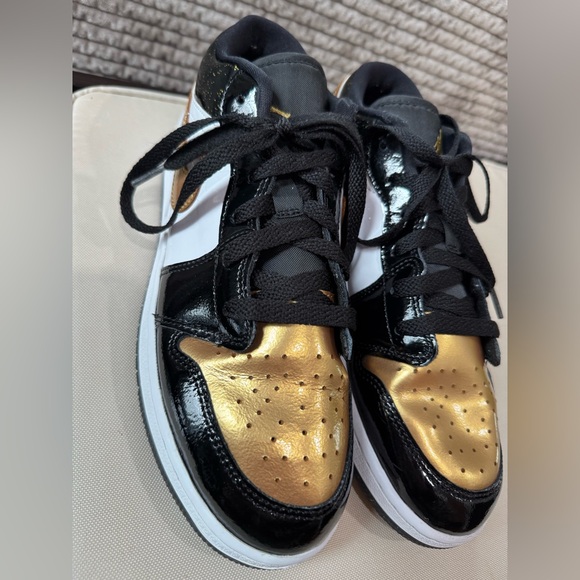 Nike Air Jordan 1 Low Gold Toe size 7Y - Picture 5 of 9